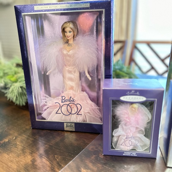 Bonus Full Set of 8 New Year's Collector Edition
2000, 2001, 2002, & 2003 Barbie - Picture 5 of 14